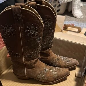 Shyanne Brown Embroidered Women's Cowboy Boots